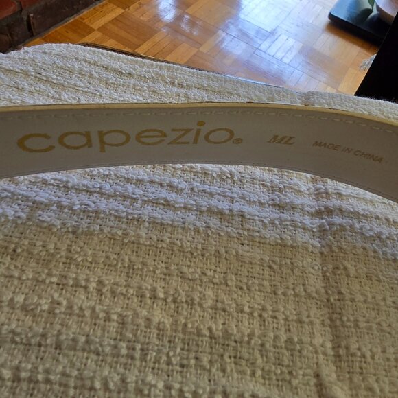 Capezio - Vintage White Leather Belt with Gold Hardware - Picture 3 of 6